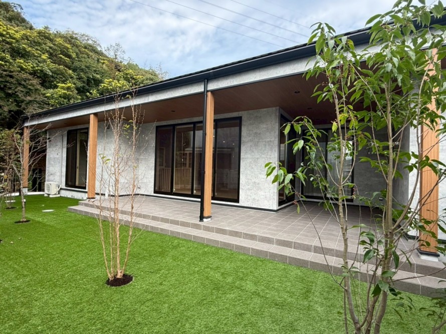 シンボルツリーのある中庭