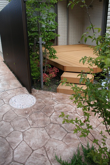 雑草対策　デザインクリート　お庭づくり　APOA　三重県津市