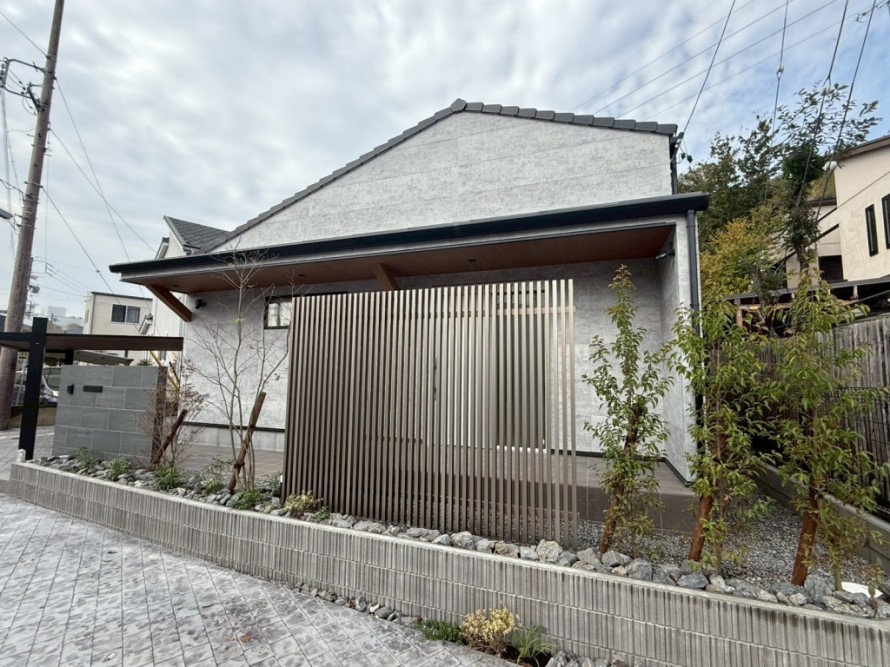 割栗石のロックガーデン