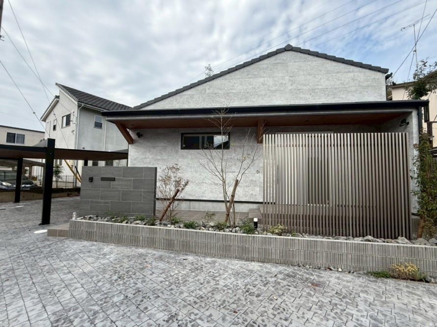 千本格子の目隠しフェンス